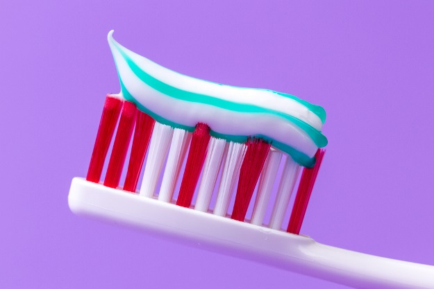 Как выбрать зубную щётку: советы стоматолога