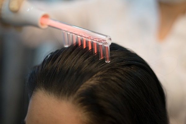 Седые волосы: причины появления, лечение и профилактика