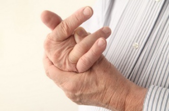 Немеют пальцы рук – почему и как лечить?